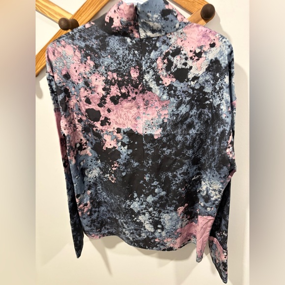 COS- Printed Stand-Up Collar Top - Picture 9 of 10